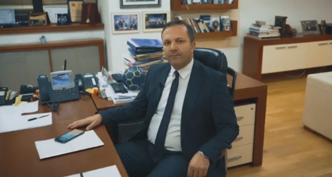 Граѓаните со „Златна малинка“ за Оливер Спасовски во „30 прашања со…“, издржете и изгледајте