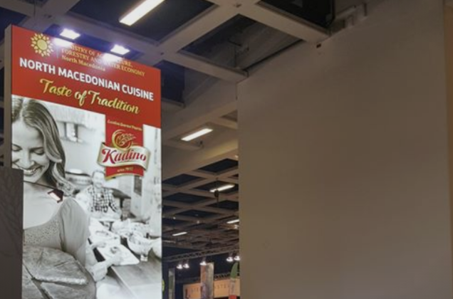 Срамота во Германија: Бујрум на „северномакедонски“ бурек од Кадино! (ВИДЕО)