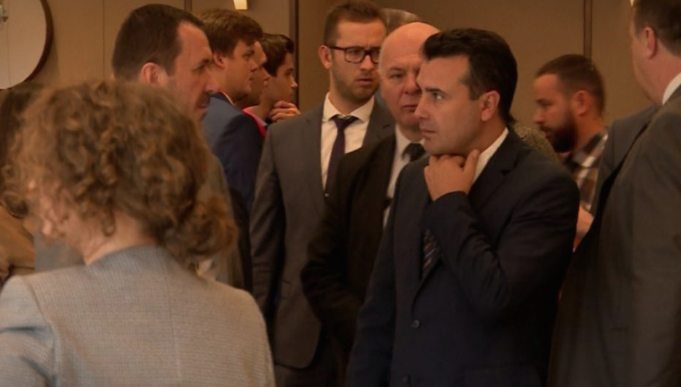 Заев на заминување ќе ги „среди“ и дипломатите?!