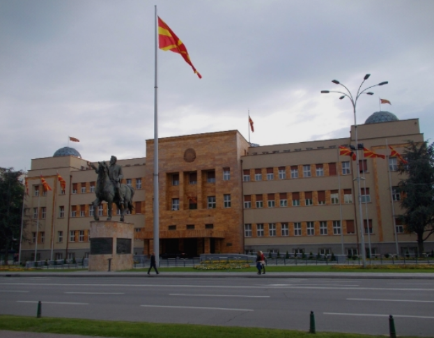 Собранието едногласно се распушти, избори на 12-ти април