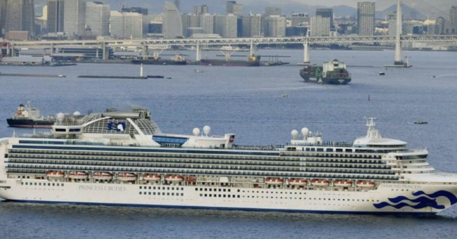 МНР: Тројца Македонци се на крузерот кој е под карантин поради коронавирусот