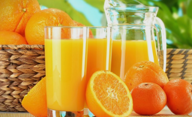 Владата набавува десетици тони пијалаци: Пари за граѓаните нема, но за сокчиња веднаш се наоѓаат