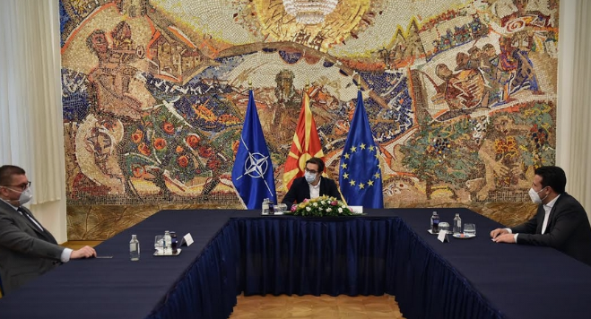 Заев и Мицкоски кај Пендаровски не постигнаа договор за датумот за изборите