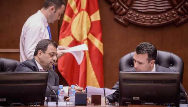 Народот тоне во сиромаштија и криза, Владата им подели државна помош на фирмите на Заеви и Анѓушев