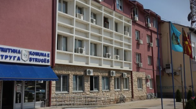 Вработен позитивен на коронавирус ја затвори општина Струга