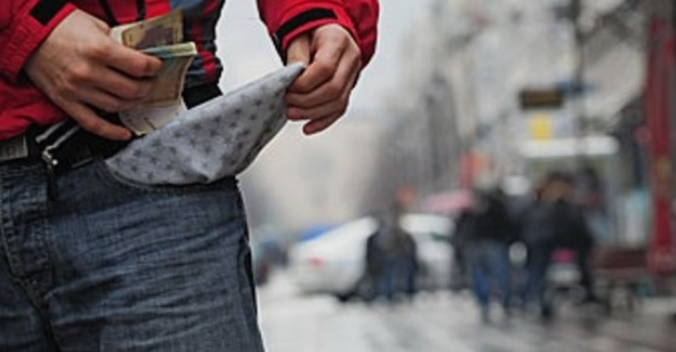 ВМРО-ДПМНЕ: СДСМ ја донесе државата до питачки стап