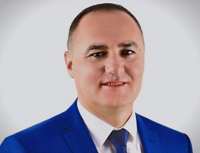 Нефи Усеини од бегство си отвори фирма во Битола (ФОТО)