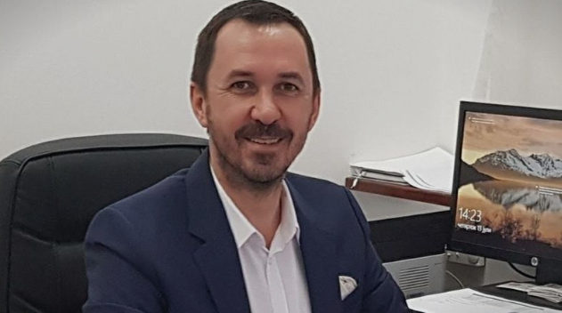 Му загина човек на Ковачевски во РЕК Битола, а тој пишува поезија за Заев