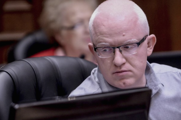 Владата на СДСМ на хонорари „ќе списка“ милиони денари, Рашковски потпишал договор вреден 160 илјади евра (ДОКУМЕНТ)