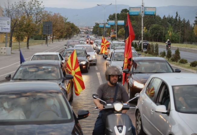 Мицкоски по масовниот протест вчера: Богата влада, сиромашен народ, оставка! (ВИДЕО)