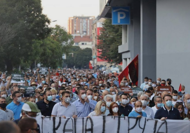 Се тресе Скопје, илјадници луѓе на улиците против поскапа струја (ФОТО)