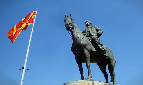 Заев тргува со Гоце Делчев како што со Ципрас го продаваше името, ЕУ е само морков кој не го добиваме