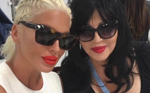 ФОТО: Карлеуша сподели емотивна порака посветена на покојната мајка