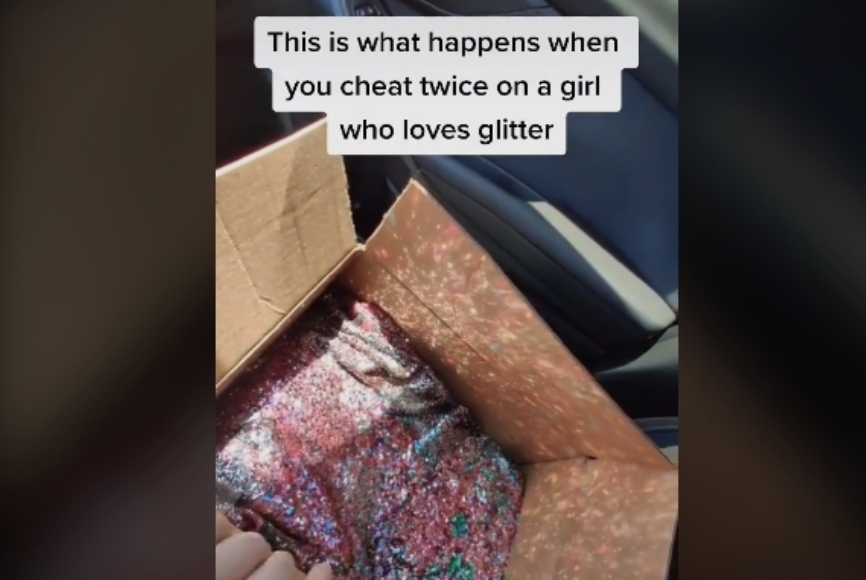 Дечко ѝ ја изневерил два пати, но девојката не му останала должна! (ВИДЕО)