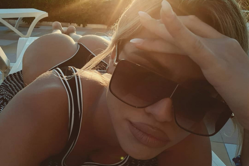 Вака изгледа поранешната сопруга на Кајмакоски кога ќе се разбуди и без грам шминка (ФОТО)