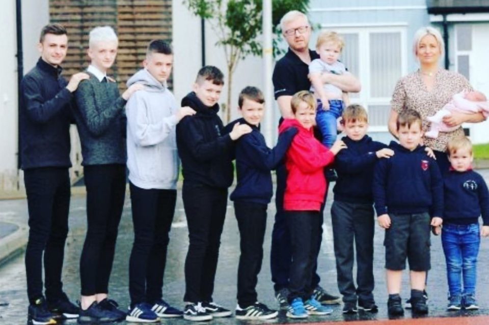 ФОТО: По десет родени момчиња по ред, оваа мајка конечно дочека чудо