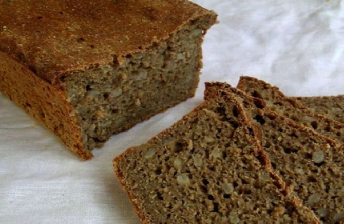 РЕЦЕПТ НА КАРДИОЛОГ: Ова е единствениот леб кој можете да го јадете колку сакате