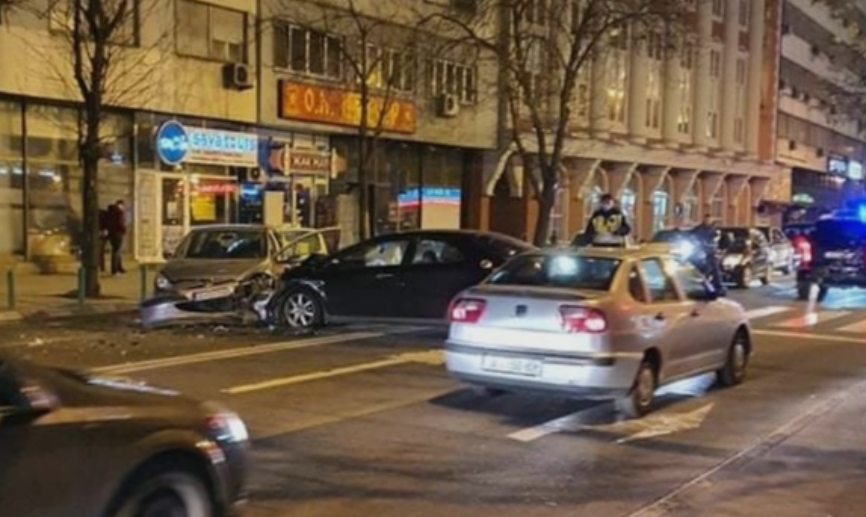 Тешка сообраќајка вечерва во центарот на Скопје (ФОТО)