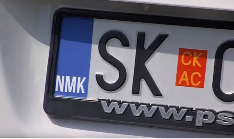 Сами ќе си ги плаќаме налепниците со „NMK“ што ќе ни ги лепат на табличките?