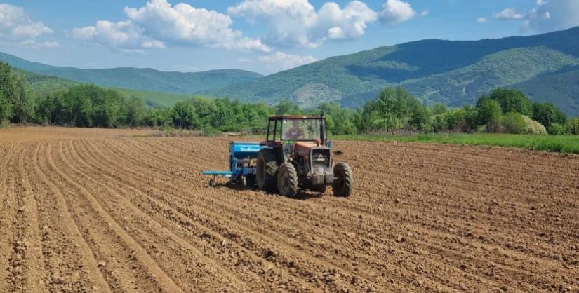 Одобрени барањата за набавка на трактори од програмата за рурален развој 2022