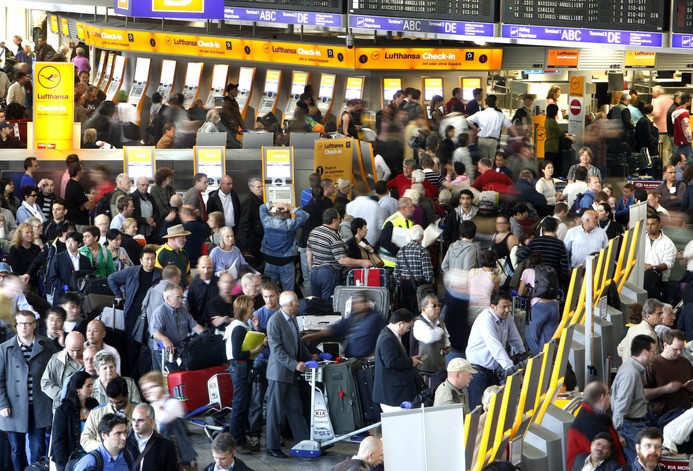 ПРЕДУПРЕДУВАЊЕ: Доцнење на летови, гужви на аеродроми – имајте трпение