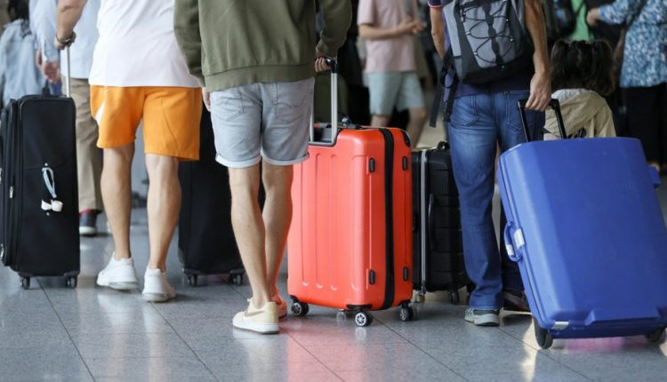 НА ДРЖАВАТА НЕ Ѝ ФАЛИ КАДАР, КАКО ДА ЈА РАЗБЕРЕ МАКАТА НА БИЗНИСОТ?! Компаниите се крстат дека „Бехтел и Енка“ ќе го пробие патот за увоз на странска работна сила