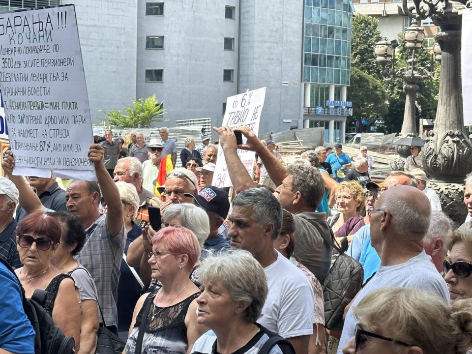 Mакедонските пензионери се борат за трошки, српските ќе добијат покачување од дури 55%