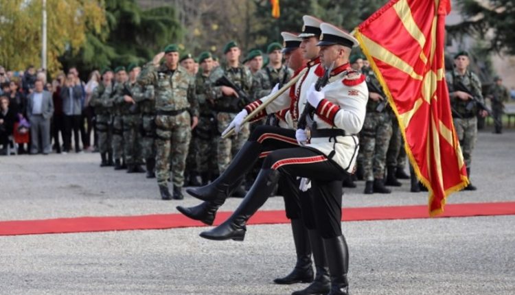 МЕДАЛИ ЗА ХРАБРОСТ И УНАПРЕДУВАЊА ЗА ВОЈНИЦИТЕ Денеска е Ден на македонската армија
