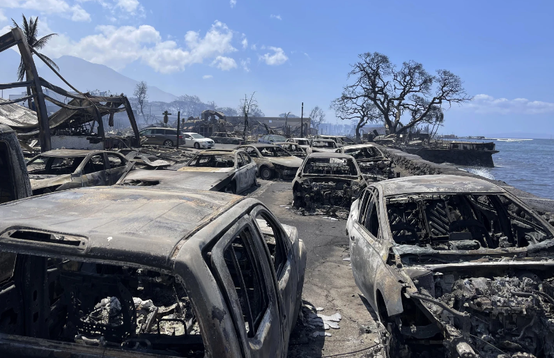 Во пожарите на Хаваи досега 53 жртви, над илјада исчезнати, обновата ќе трае со години