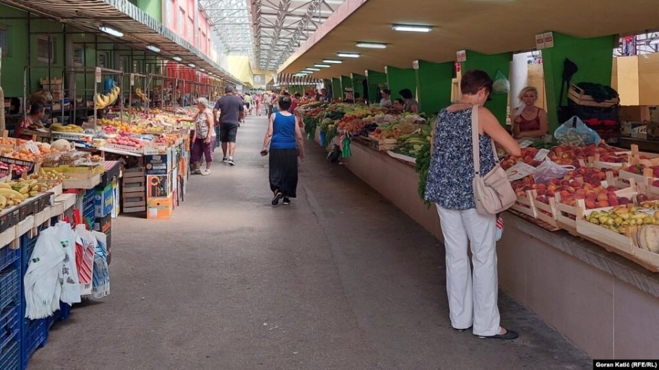 Полни пазари, празни фрижидери