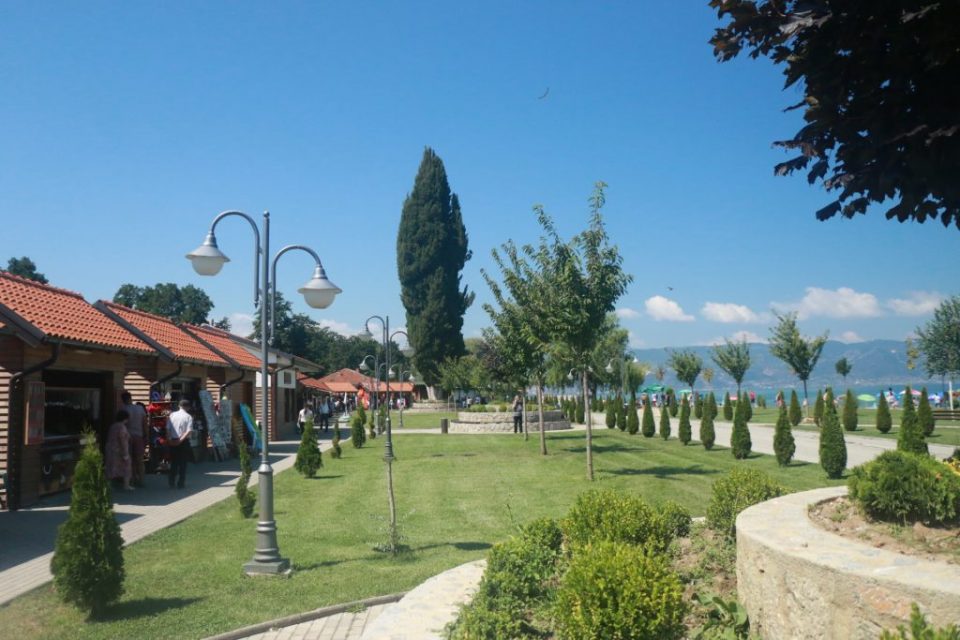 Плажата Свети Наум во Охрид – рај за очите, пекол за џебот