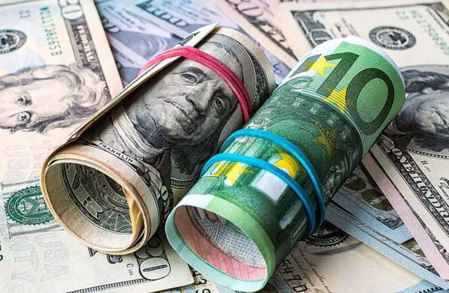 Дали еврото се движи кон паритет со доларот?