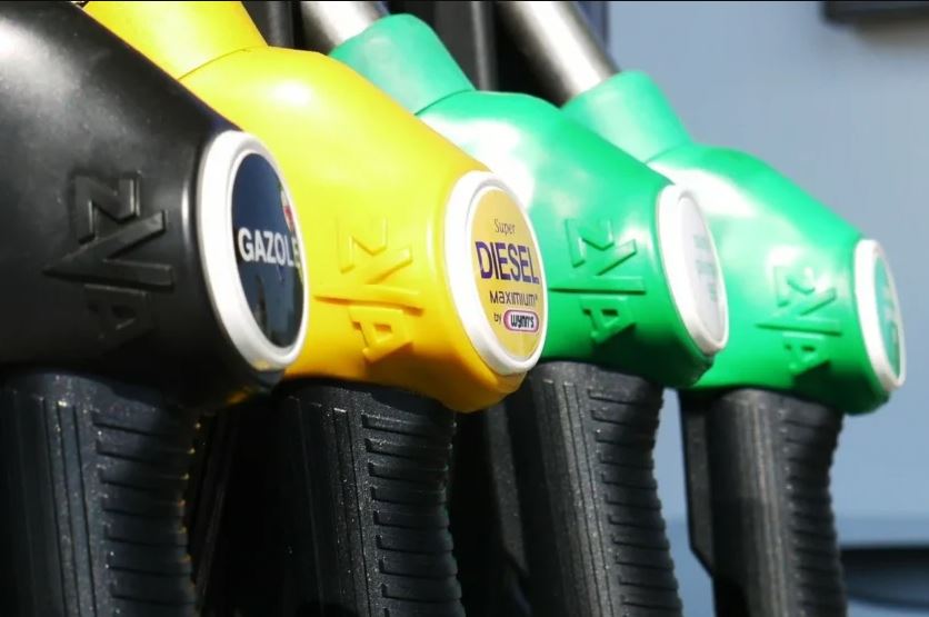 Цените на бензините, дизелот и екстра лесното масло за домаќинство остануваат исти, се намали само цената на мазутот