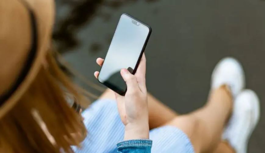 За една третина се намалува роамингот во земјите од ЕУ