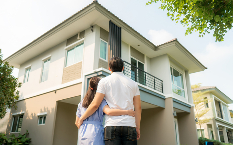 Купувањето дом станува луксуз за Британците – живеат со родителите или под кирија