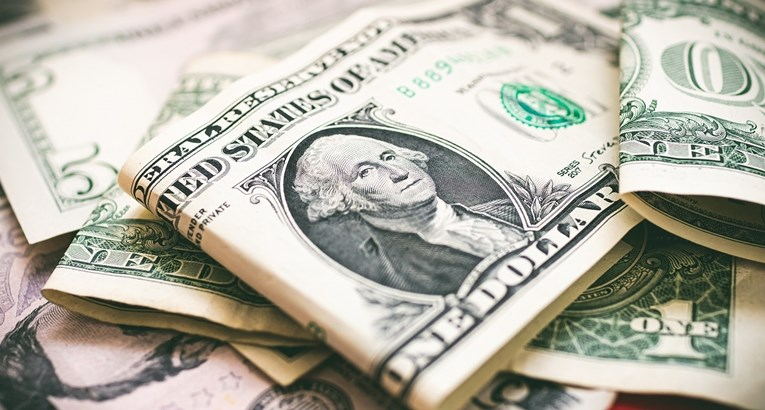 Доларот падна на најниско ниво во последните четири месеци