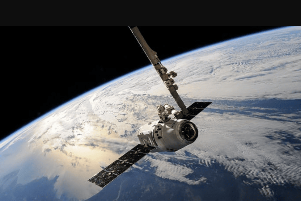 НАСА ПРЕДУПРЕДУВА: Американски и руски сателит би можеле да се судрат во вселената денес