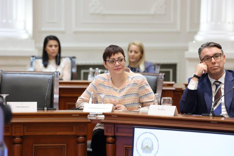 Димитриеска-Кочоска: Во Вашингтон ја продолжуваме редовната комуникација со меѓународните финансиски инстиуции и инвеститори за она што го работиме