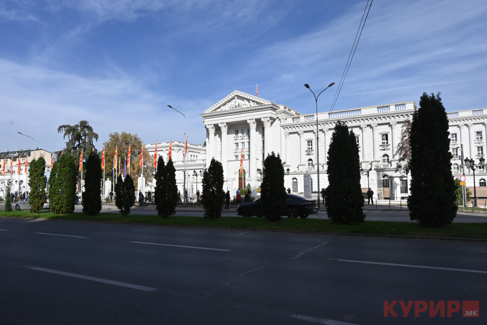 Владата и парламентарното мнозинство се стабилни, по 1 мај ќе се знае дали Таравари останува