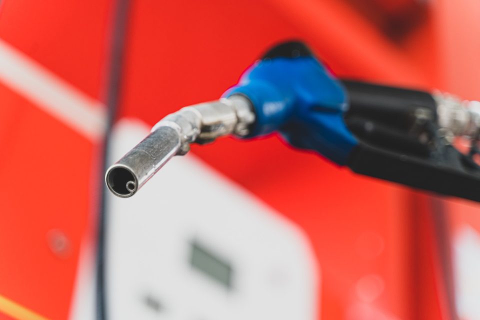 Од полноќ помали цени на горивата