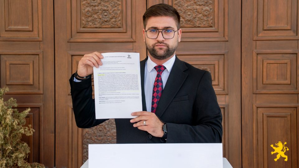 Манасиевски: Од левичарска и работничка партија како што се претставуваа, Апасиев ја претвори Левица во елитистичка партија која гази врз народот