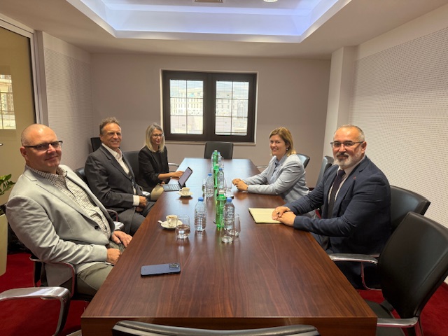 Божиновска на средба со новото раководство на Рудник „САСА“