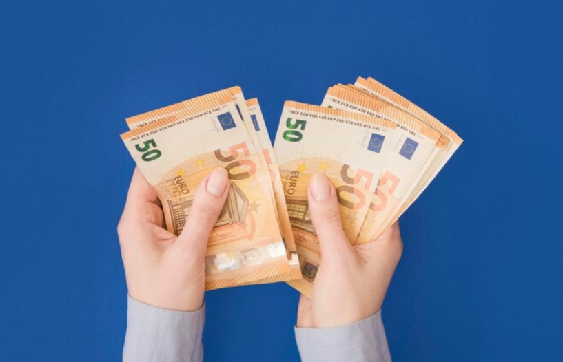 Албанија на крајот на јуни со најниска минимална плата во Европа