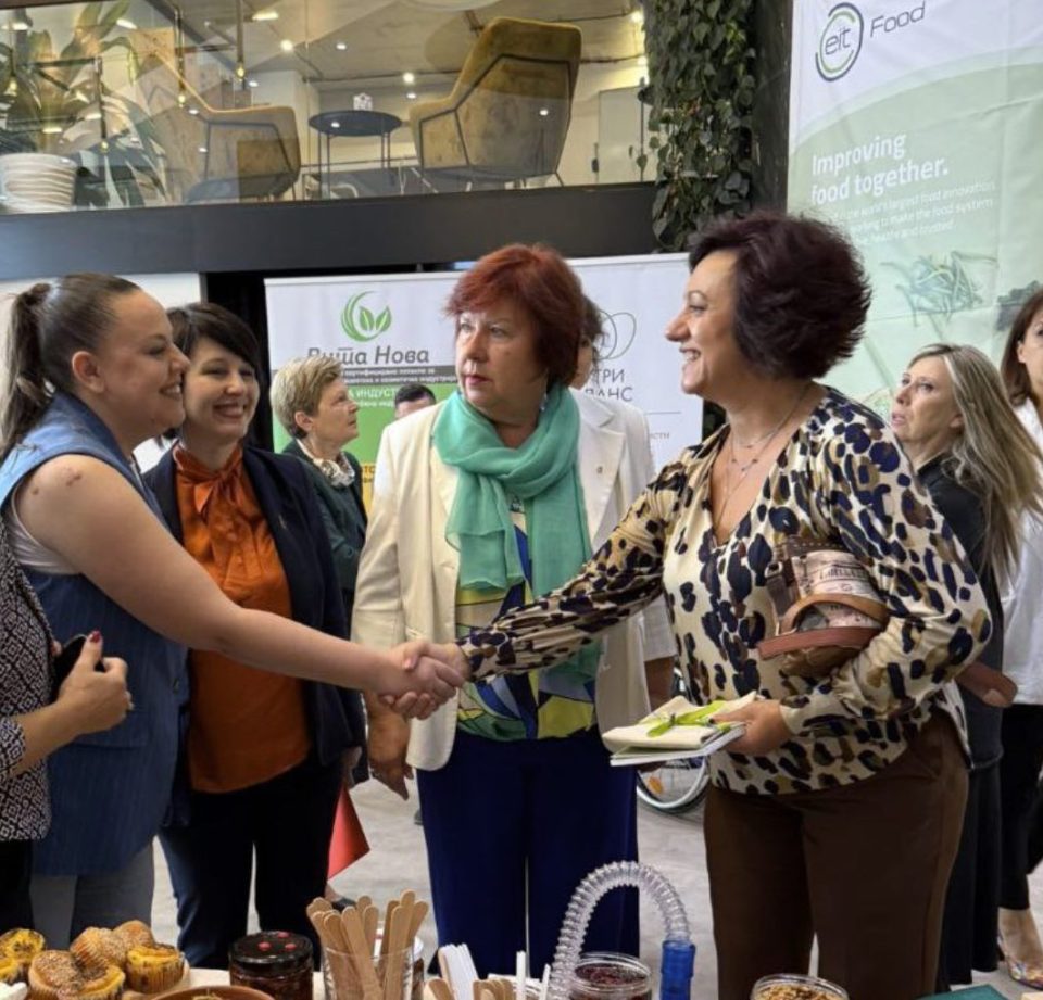 Стаменкоска Трајкоска: Жени кои инспирираат, создаваат и менуваат.