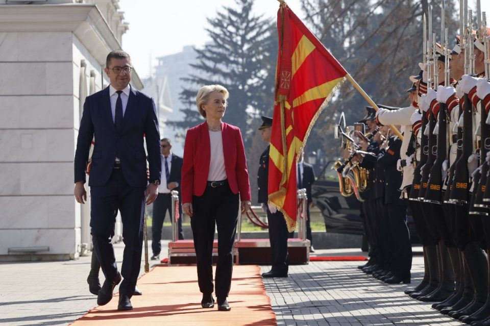 Премиерот Мицкоски ќе ја пречека претседателката на ЕК Урсула фон дер Лајен