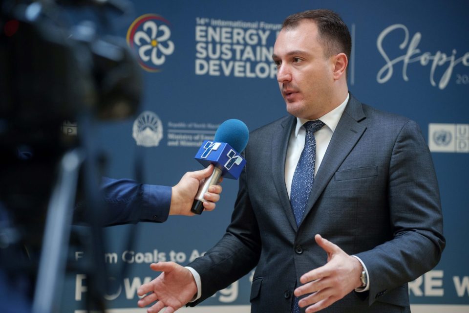 Андоновски: Работиме на проекти кои значат олеснување на животот на граѓаните