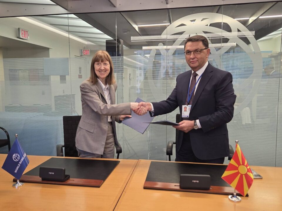 Славески и Басани од Светската банка потпишаа договор за експертска поддршка за воведувањето инстант плаќања во земјата