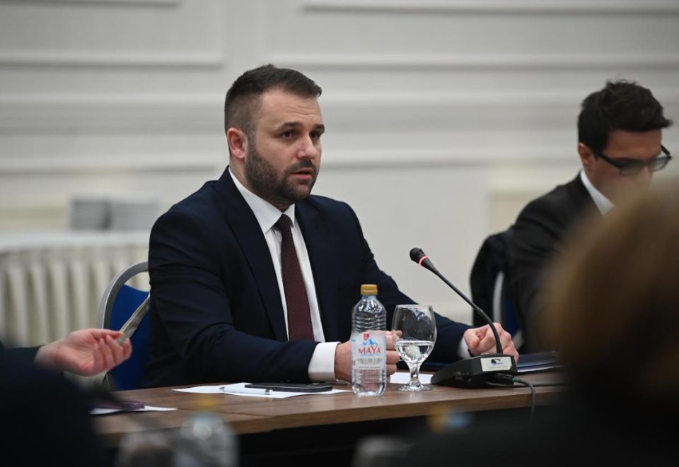 Нови 11,3 милиони денари поддршка за занаетчиите, малите и средните претпријатија