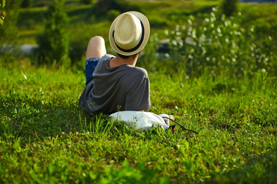 Психолозите тврдат дека само луѓето со остар ум ги имаат овие 3 навики