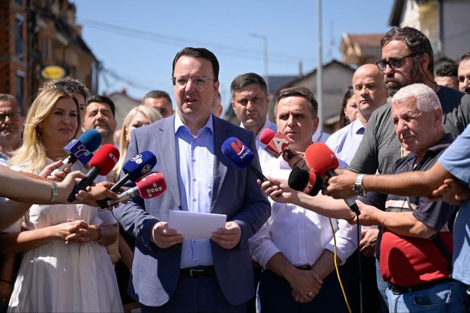 Николоски: Рекорден број на патници, македонските аеродроми со најголем раст